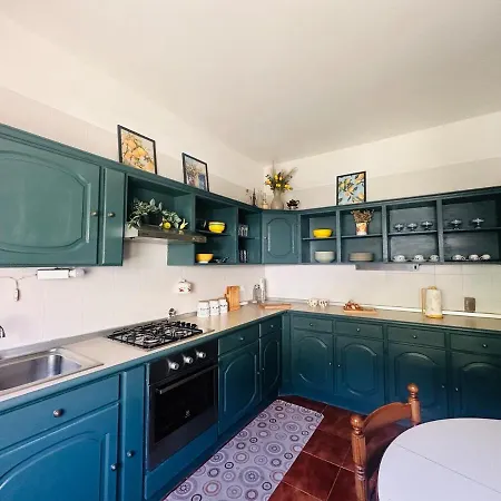 La Casa Del Sole, Holiday home *